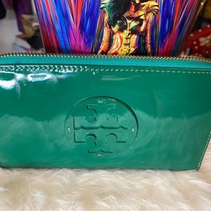 TORY BURCH Green patent leather wallet